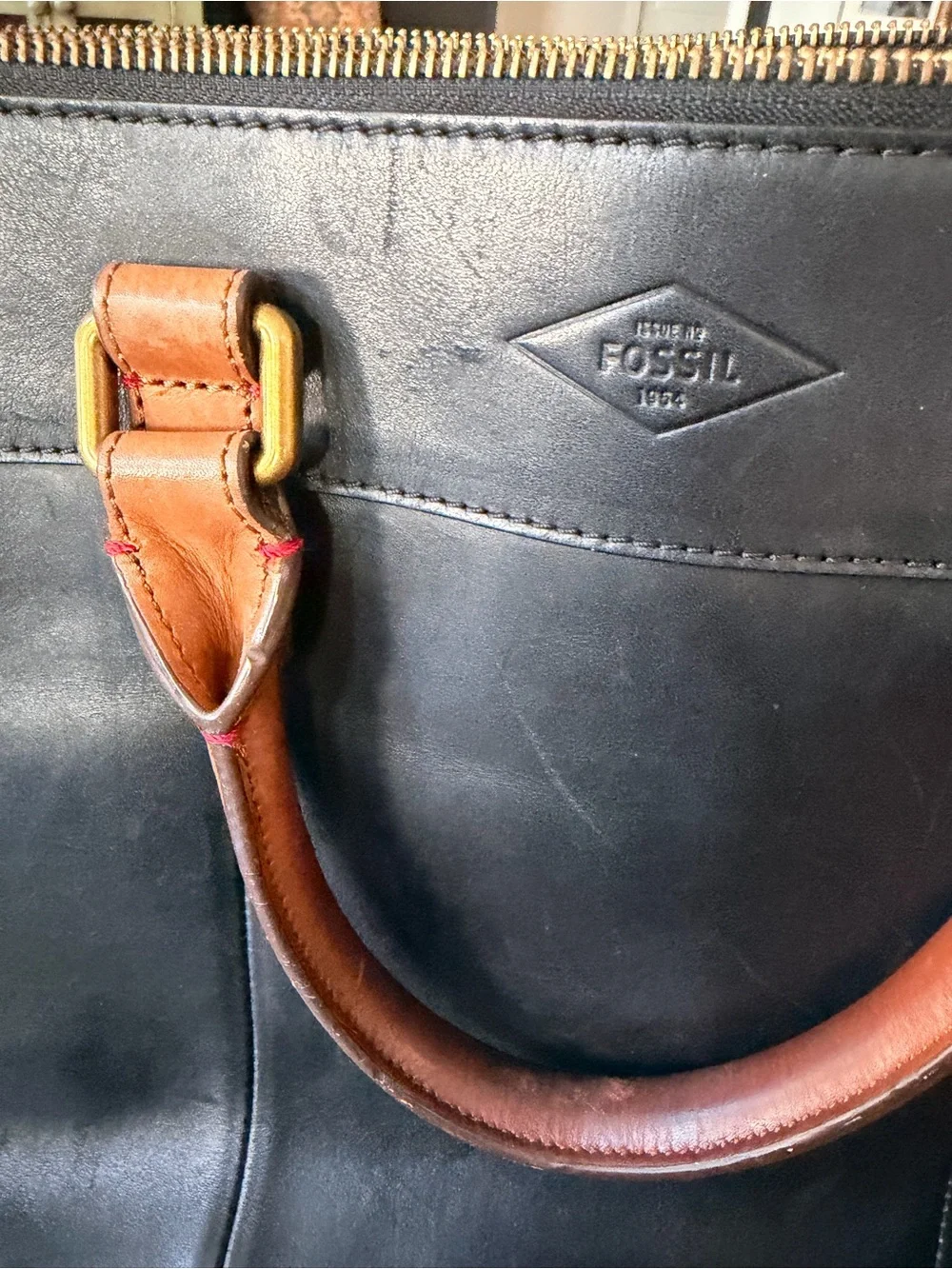 Fossil structured leather